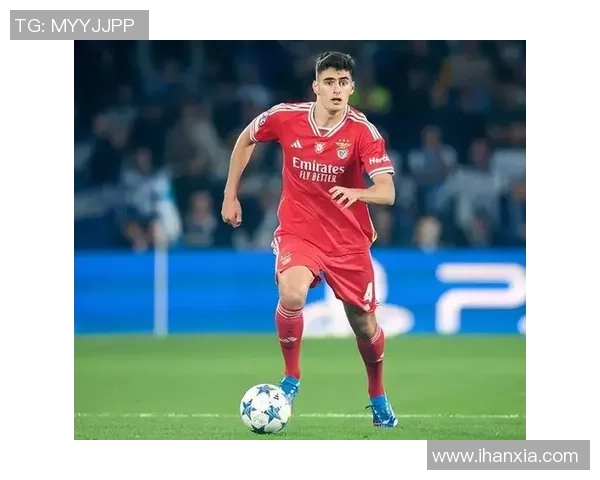 足球巨星转会风云变幻 揭秘夏季转会市场背后的故事与内幕